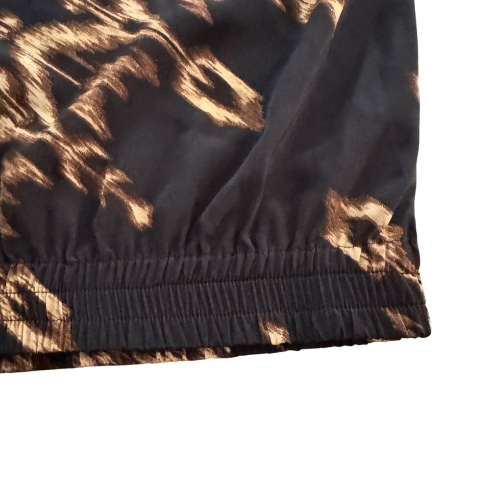 Chico's Women's Brown Abstract Print Black SS Blouse Top, Size 1 (US M) - Picture 3 of 6